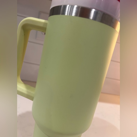 Stanley Citron Green 40oz Quencher - Picture 4 of 5